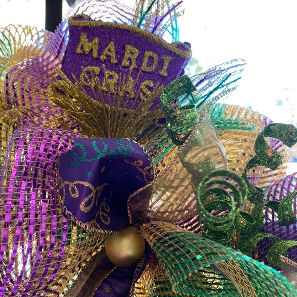 COPY - ***Handmade Mardi Gras Wreath*** - Picture 4 of 8